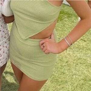 GREEN BACKLESS MATCHING SET